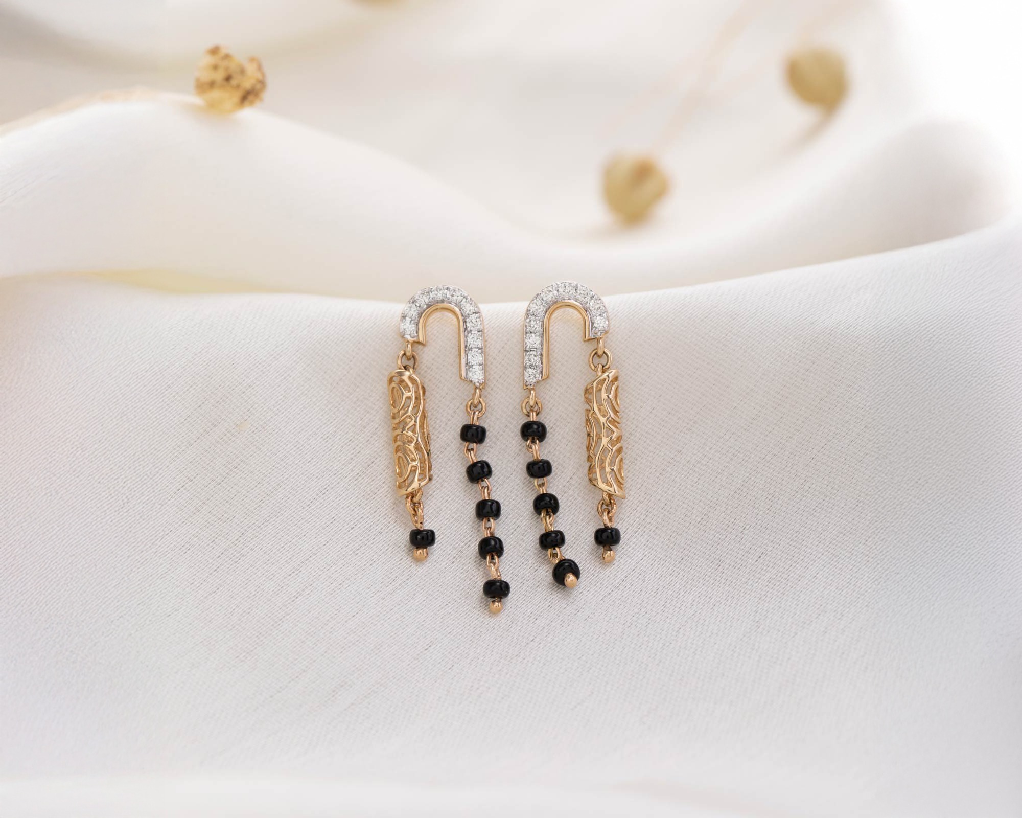 Anting Mangalsutra | Anting Manik-manik Hitam dari Emas