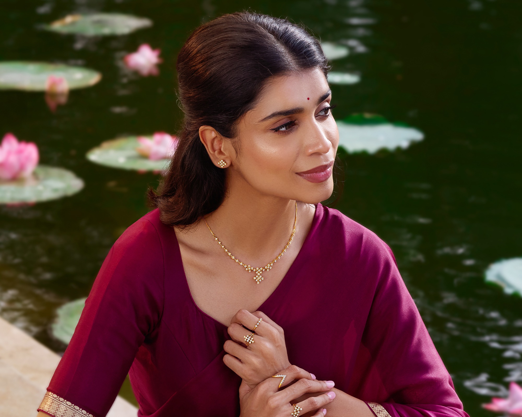 Desain Kalung Emas Pernikahan untuk Pengantin India